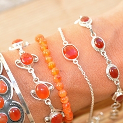 bracelet-argent-et-7-pierres-ovales-en-cornaline-orange
